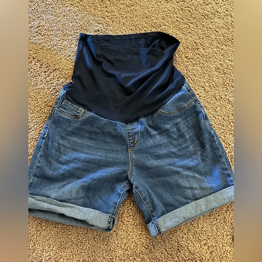 Maternity shorts